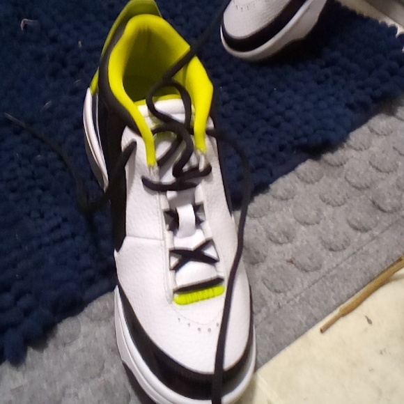 Jordan sneakers - Picture 2 of 3